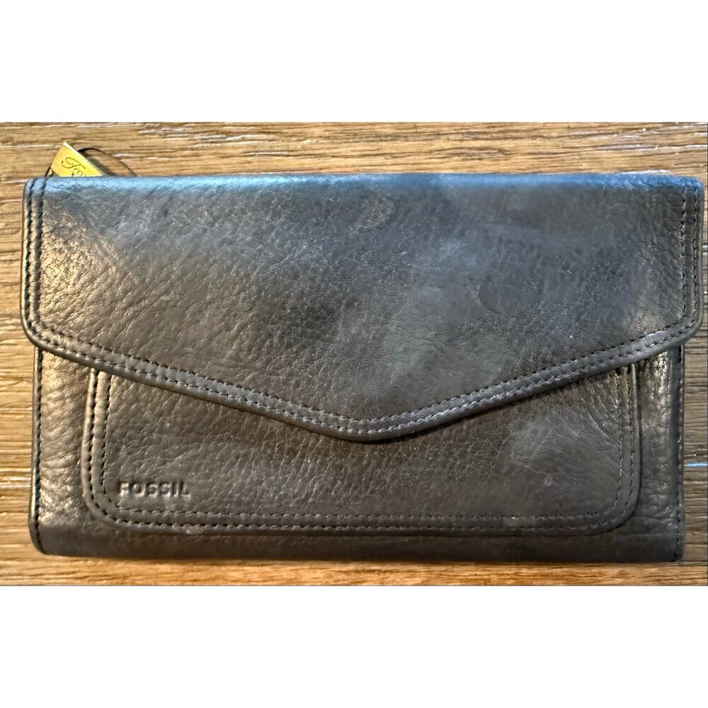 Fossil vintage woman’s trifold leather checkbook wallet